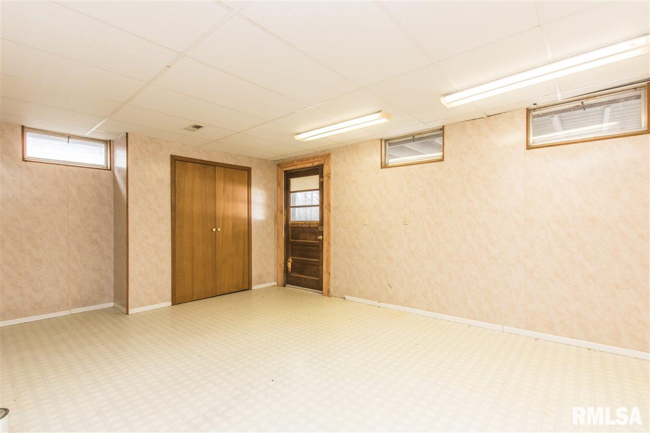712 Springfield Road East Peoria, IL 61611 - Photo 34 of 36 Gallery Image 34