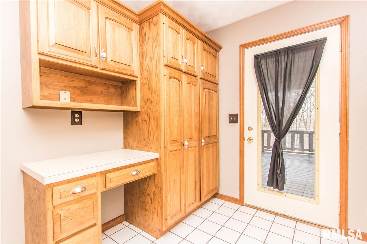 712 Springfield Road East Peoria, IL 61611 - Photo 10 of 36 Gallery Image 10