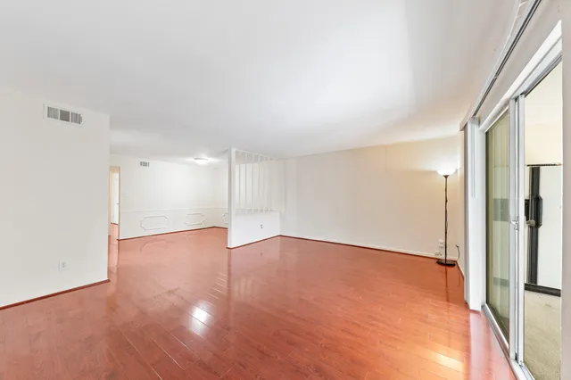 $215,000 | 12633 Memorial Drive, Unit 170, Houston, TX 77024