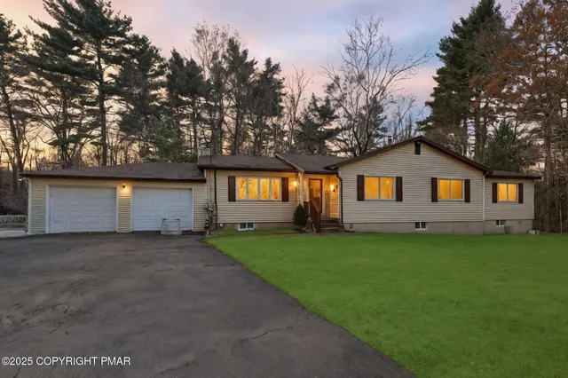 $429,900 | 104 Scotch Pine Court, Dingmans Ferry, PA 18328