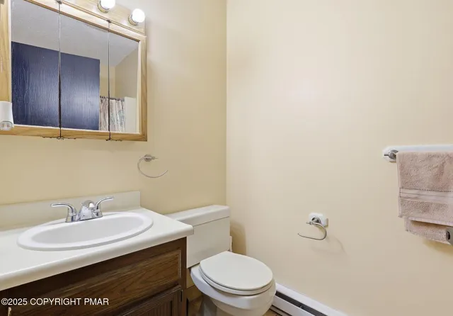 $429,900 | 104 Scotch Pine Court, Dingmans Ferry, PA 18328