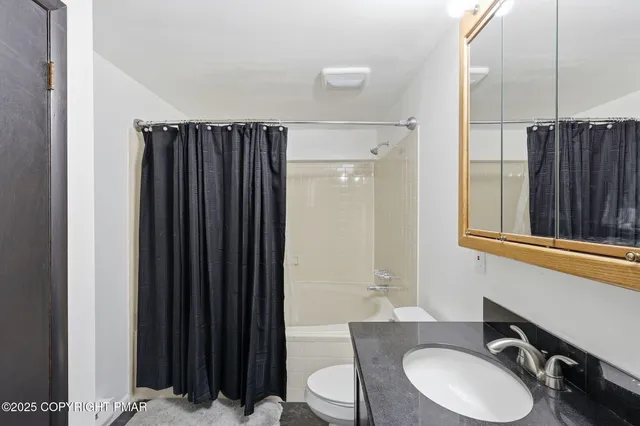 $429,900 | 104 Scotch Pine Court, Dingmans Ferry, PA 18328