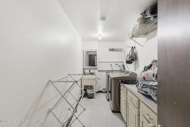 $429,900 | 104 Scotch Pine Court, Dingmans Ferry, PA 18328