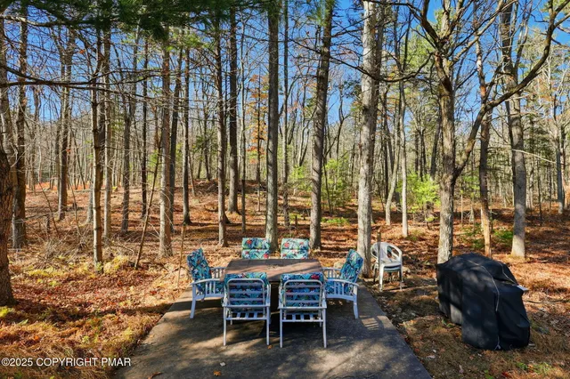 $429,900 | 104 Scotch Pine Court, Dingmans Ferry, PA 18328