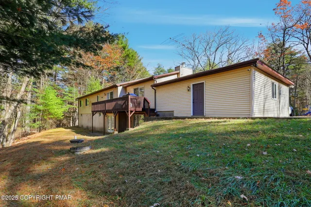 $429,900 | 104 Scotch Pine Court, Dingmans Ferry, PA 18328