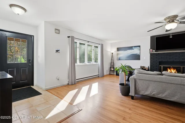 $429,900 | 104 Scotch Pine Court, Dingmans Ferry, PA 18328