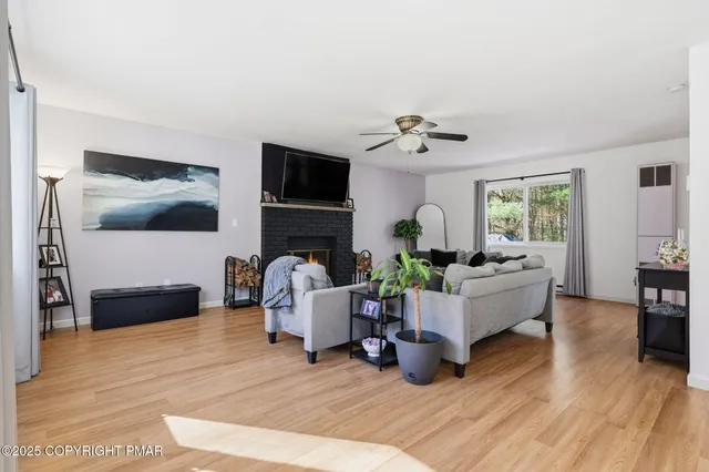 $429,900 | 104 Scotch Pine Court, Dingmans Ferry, PA 18328