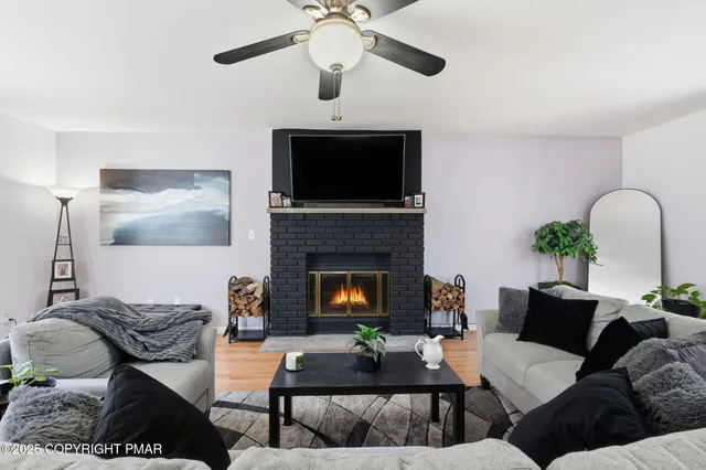 $429,900 | 104 Scotch Pine Court, Dingmans Ferry, PA 18328