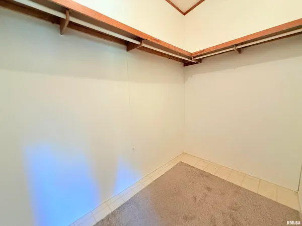 $189,000 | 125 Beech Hollow Road, Harrisburg, IL 62946