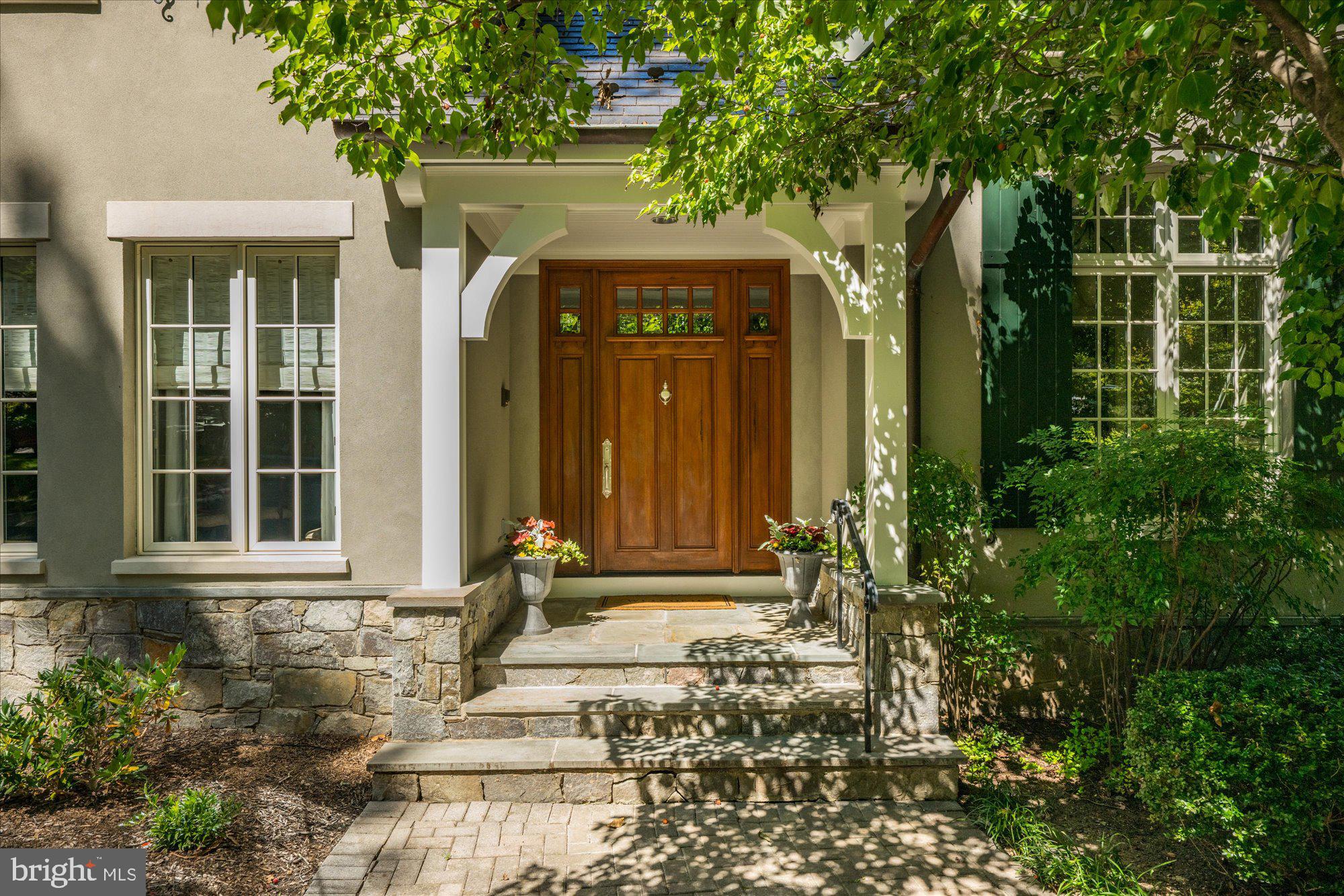 11512 Morning Ride Drive Potomac, MD 20854 - Photo 4 of 47