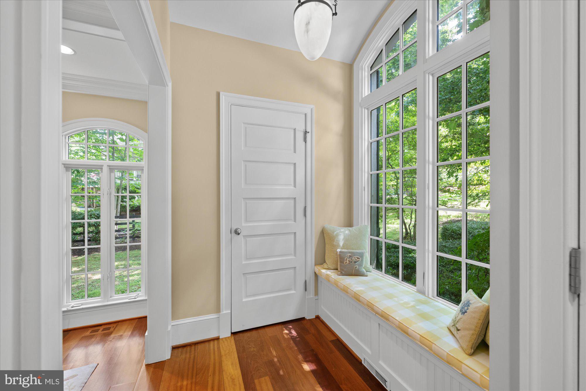 11512 Morning Ride Drive Potomac, MD 20854 - Photo 8 of 47