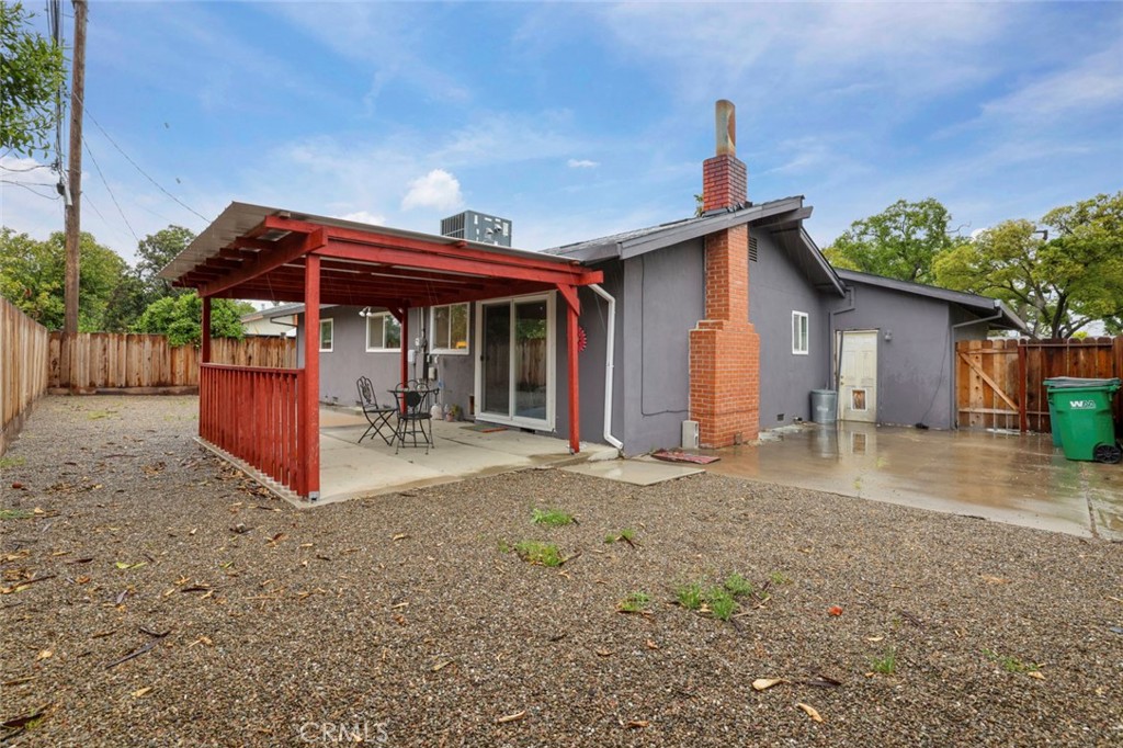 424 Morada Lane Stockton, CA 95210 - Photo 31 of 51 a view of a house with backyard and porch