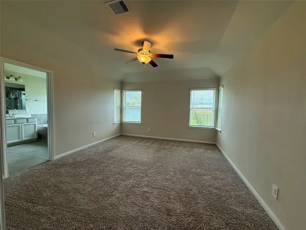 a view of empty room with window