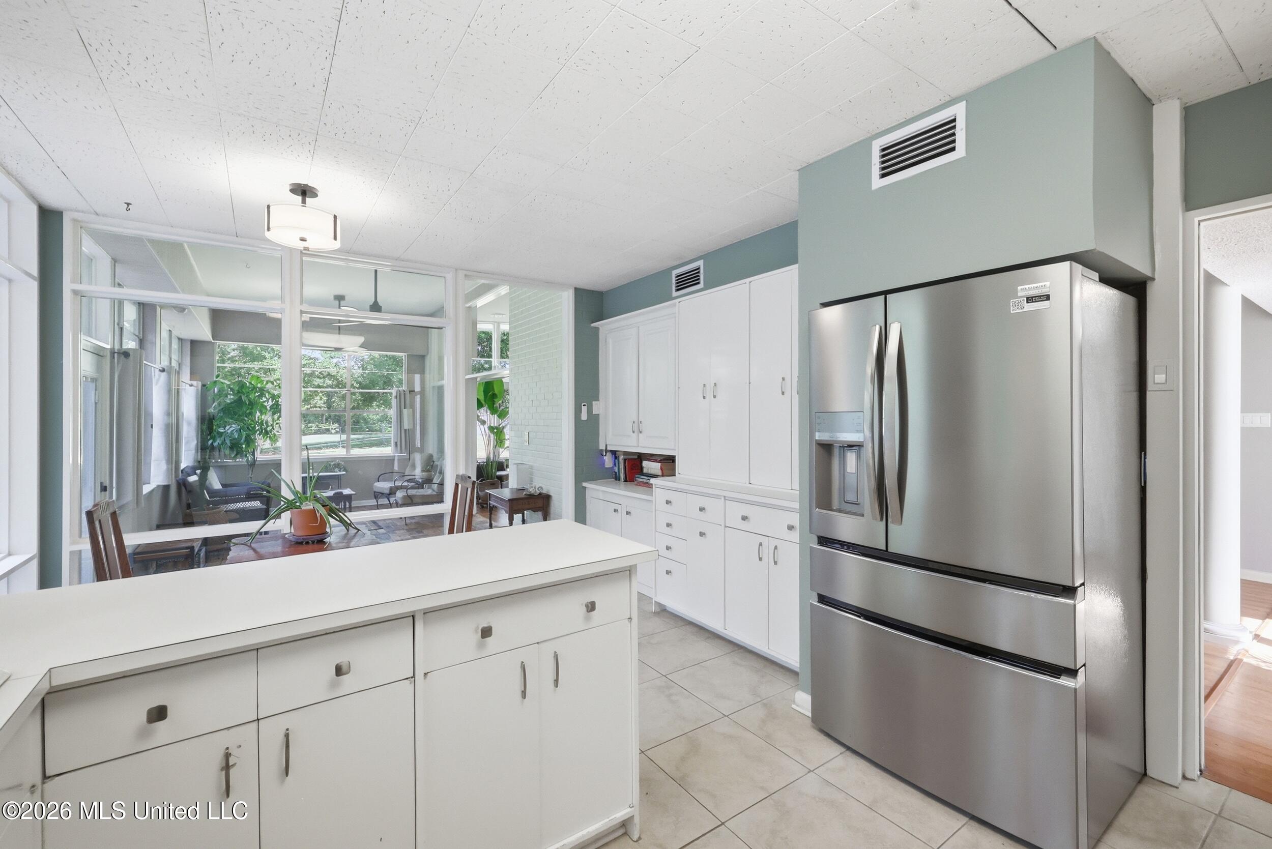 6109 Ridge Road Ocean Springs, MS 39564 - Photo 14 of 39 27_r6__9022