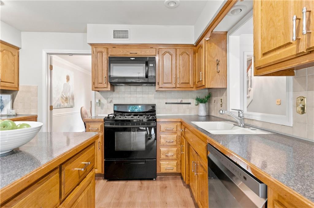 7905 Mullen Road Lenexa, KS 66215 - Photo 13 of 32