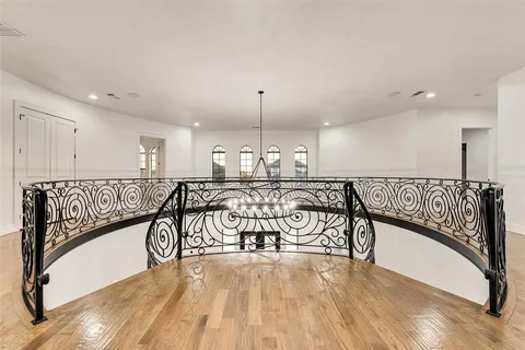 $1,050,000 | 464 Breezeway Court, Cedar Hill, TX 75104