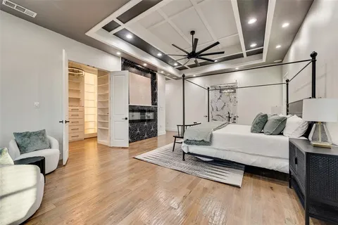 $1,050,000 | 464 Breezeway Court, Cedar Hill, TX 75104