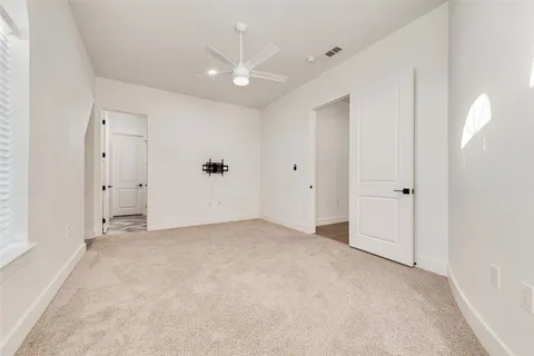 $1,050,000 | 464 Breezeway Court, Cedar Hill, TX 75104