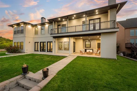 $1,050,000 | 464 Breezeway Court, Cedar Hill, TX 75104