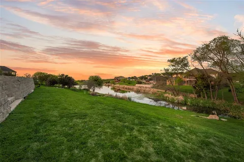$1,050,000 | 464 Breezeway Court, Cedar Hill, TX 75104