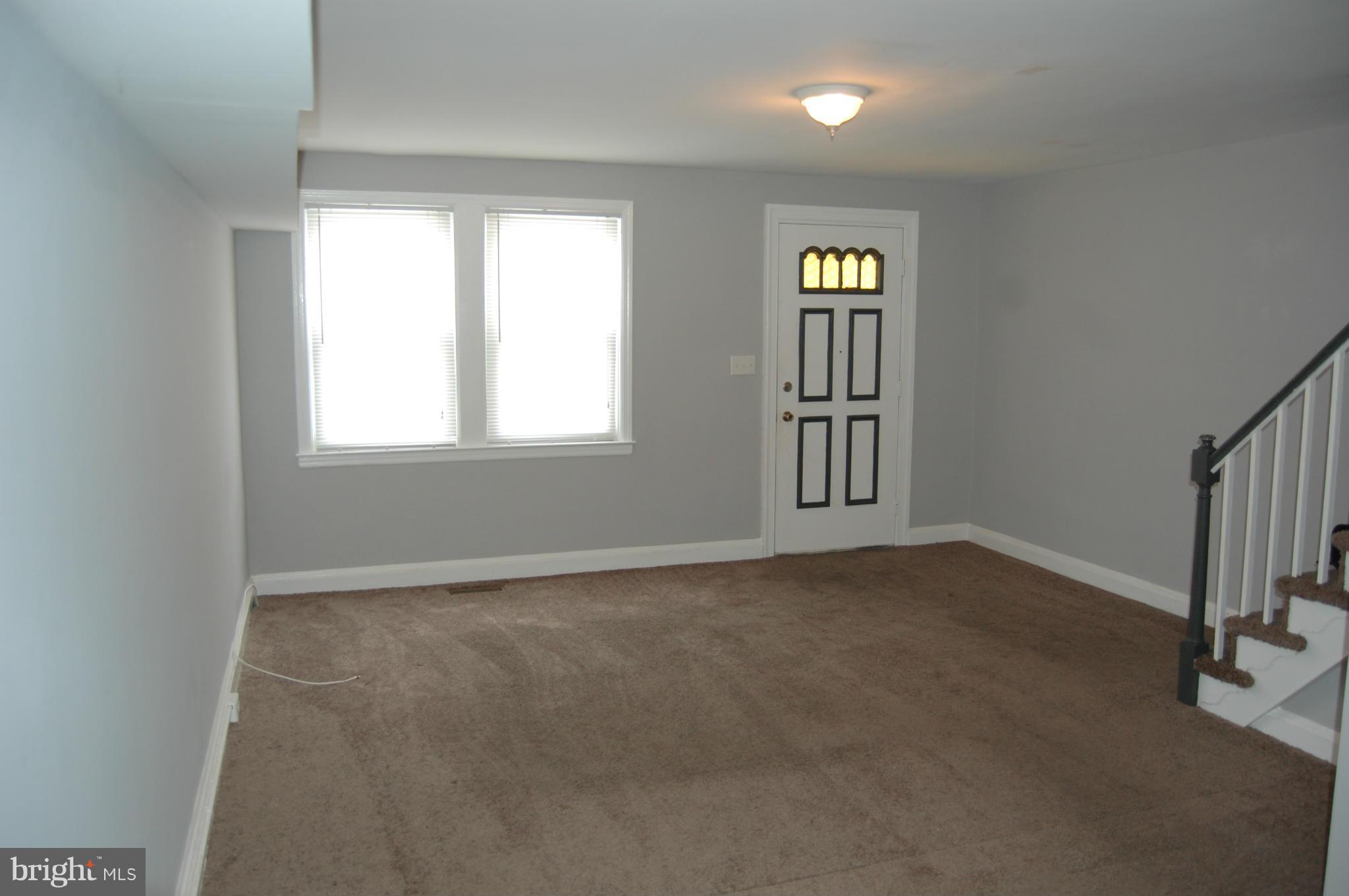 523 Old Riverside Road Baltimore, MD 21225 - Photo 8 of 23 Living Room