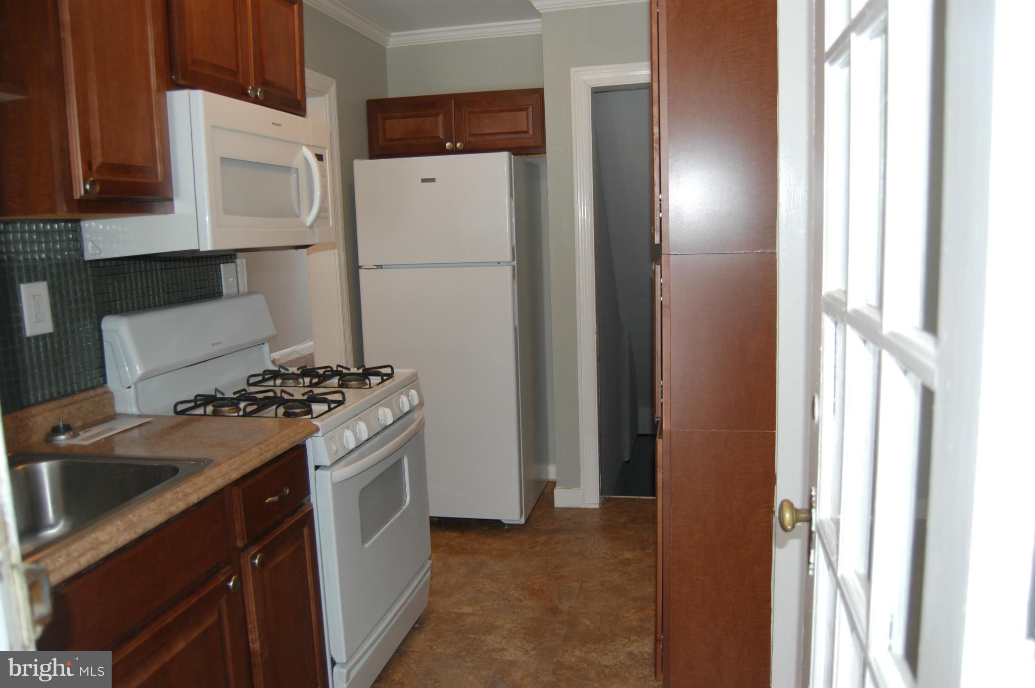 523 Old Riverside Road Baltimore, MD 21225 - Photo 10 of 23 Kitchen