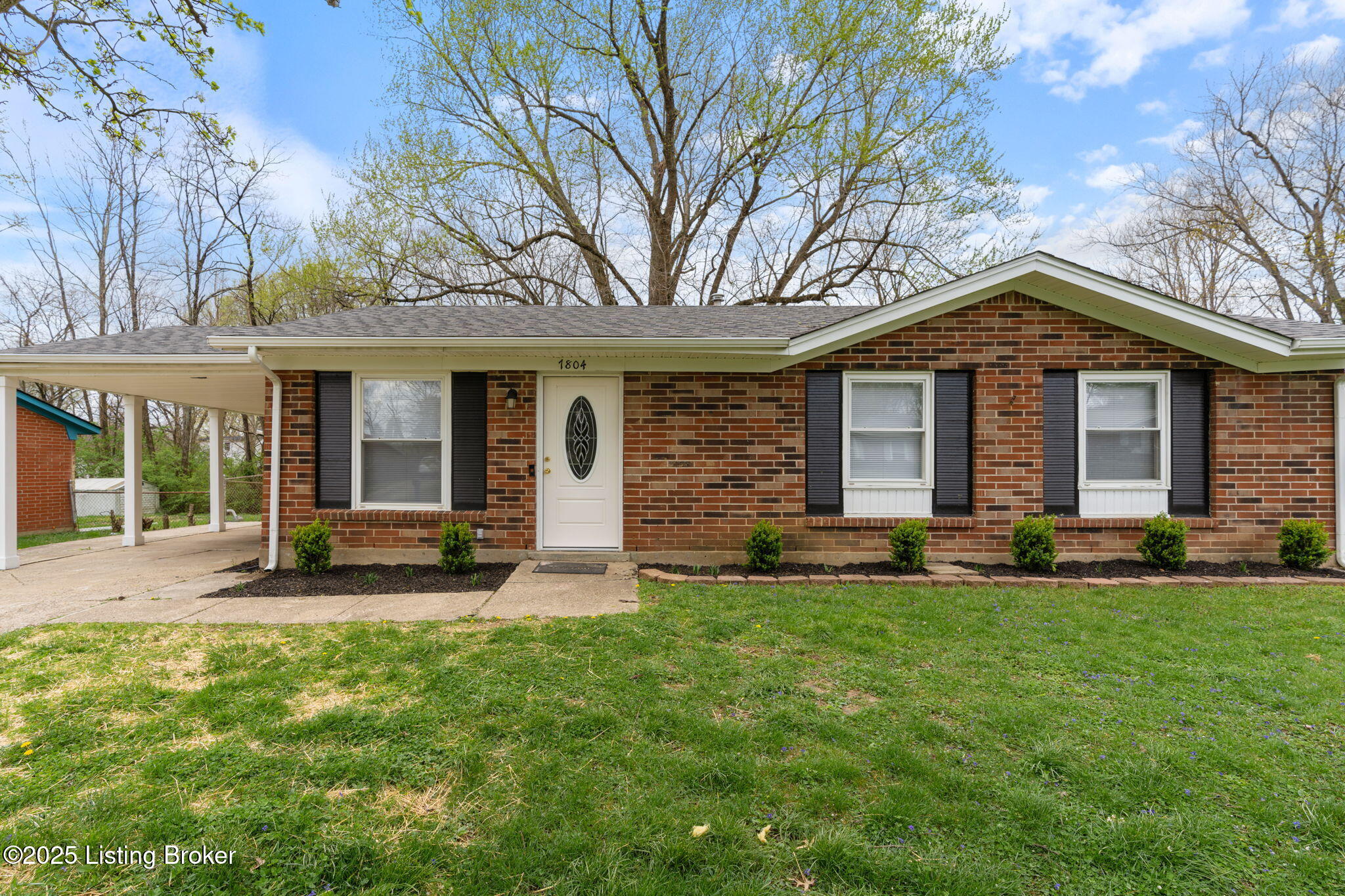 7804 Rochelle Road Louisville, KY 40228 - Photo 4 of 29 7804 Rochelle Rd-3