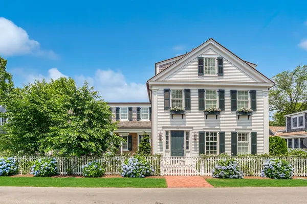 $21,500,000 | 56 North Summer Street, Edgartown, MA 02539