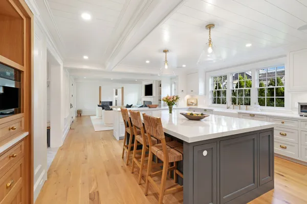 $21,500,000 | 56 North Summer Street, Edgartown, MA 02539