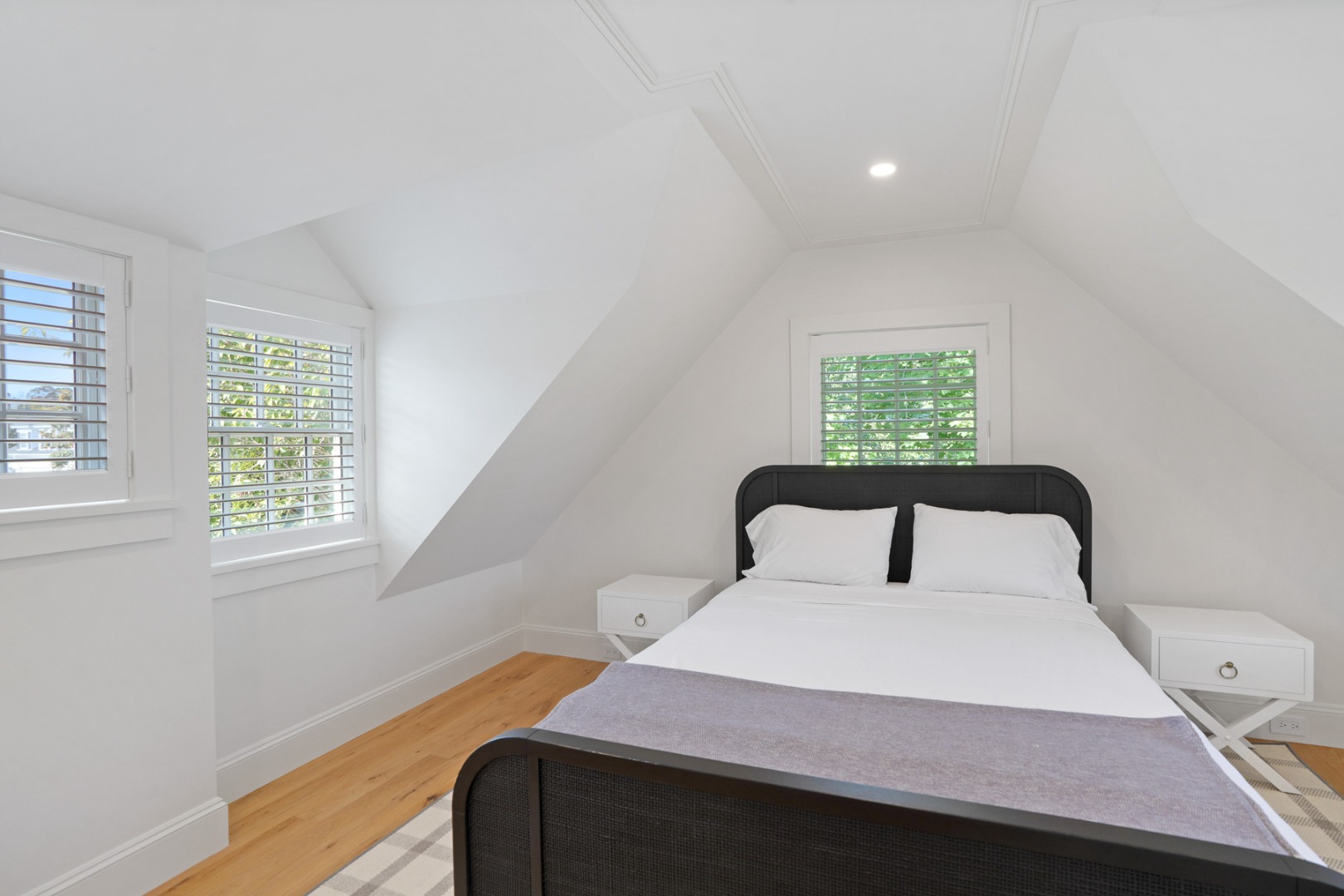 56 North Summer Street Edgartown, MA 02539 - Photo 47 of 77 Guest bedroom suite