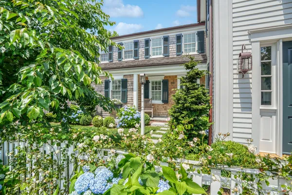 $21,500,000 | 56 North Summer Street, Edgartown, MA 02539