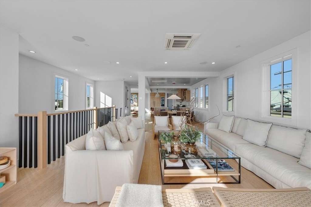 441 34th Street Manhattan Beach, CA 90266 - Photo 13 of 75