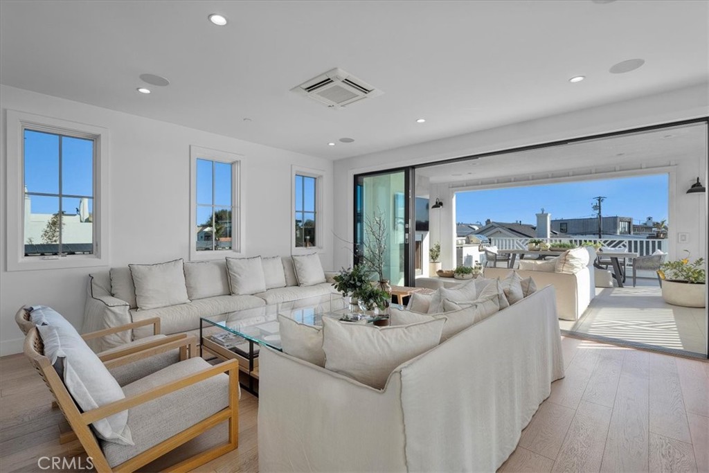 441 34th Street Manhattan Beach, CA 90266 - Photo 15 of 75