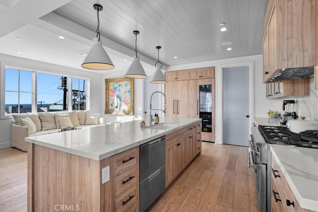 441 34th Street Manhattan Beach, CA 90266 - Photo 5 of 75