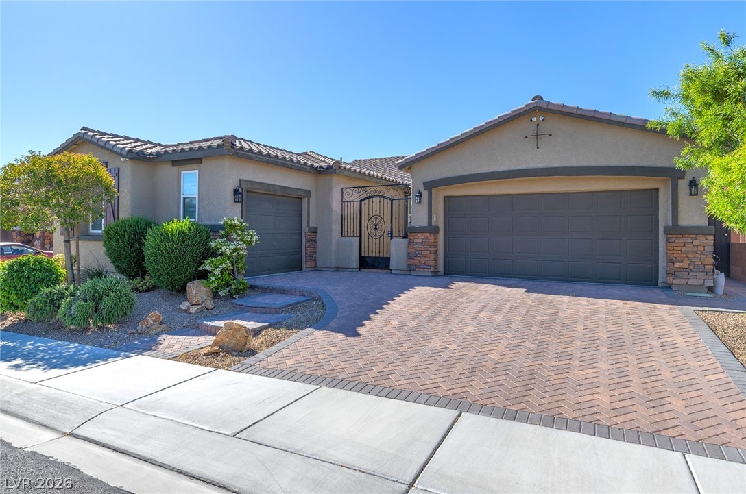 7385 Manse Ranch Avenue Las Vegas, NV 89179 - Photo 3 of 55