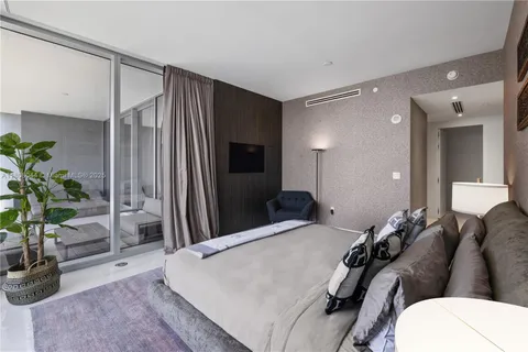 $6,330,000 | 300 Biscayne Blvd Way, Unit 3104, Miami, FL 33131