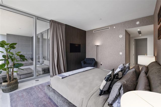 $6,330,000 | 300 Biscayne Blvd Way, Unit 3104, Miami, FL 33131