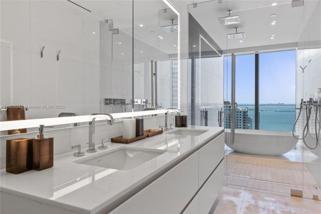 $6,330,000 | 300 Biscayne Blvd Way, Unit 3104, Miami, FL 33131