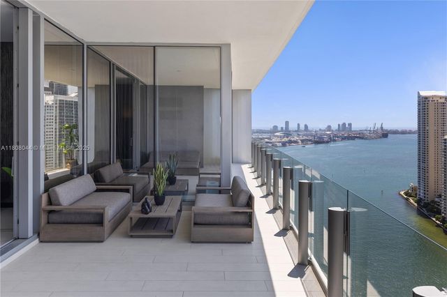 $6,330,000 | 300 Biscayne Blvd Way, Unit 3104, Miami, FL 33131