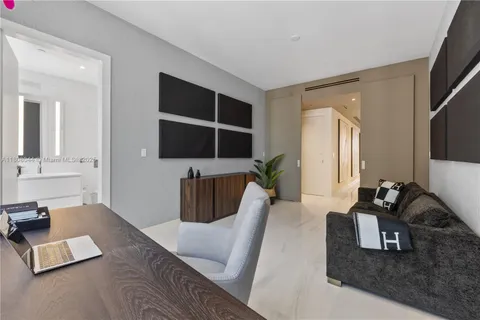 $6,330,000 | 300 Biscayne Blvd Way, Unit 3104, Miami, FL 33131