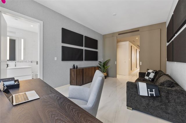 $6,330,000 | 300 Biscayne Blvd Way, Unit 3104, Miami, FL 33131