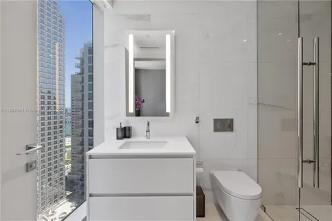 $6,330,000 | 300 Biscayne Blvd Way, Unit 3104, Miami, FL 33131