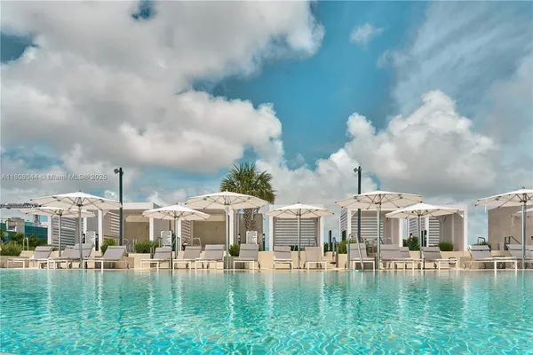 $6,330,000 | 300 Biscayne Blvd Way, Unit 3104, Miami, FL 33131