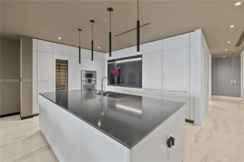 $6,330,000 | 300 Biscayne Blvd Way, Unit 3104, Miami, FL 33131