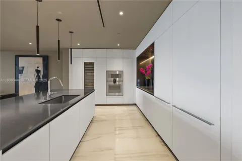 $6,330,000 | 300 Biscayne Blvd Way, Unit 3104, Miami, FL 33131