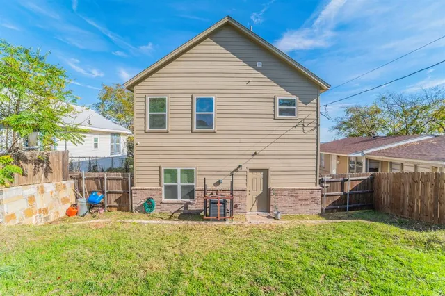 $345,000 | 2407 Lee Avenue, Fort Worth, TX 76164