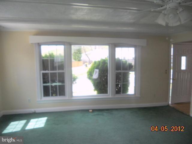 201 Bar Harbor Road Pasadena, MD 21122 - Photo 1 of 13 Living Room