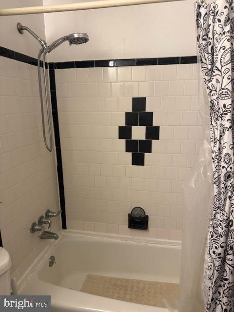 7423 North Point Road Edgemere, MD 21219 - Photo 21 of 44 Apartment B Bathroom
