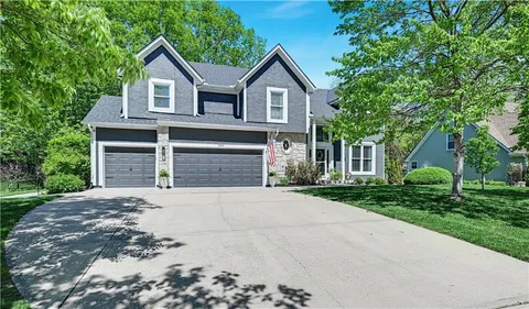 $730,000 | 2900 West 131st Street, Leawood, KS 66209