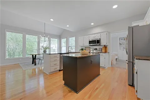 $730,000 | 2900 West 131st Street, Leawood, KS 66209